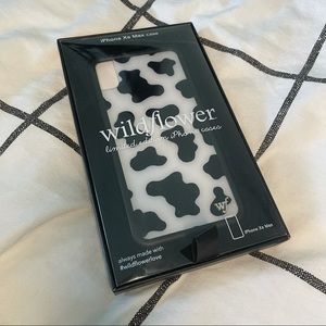Wildflower cow print IPhone X Max case!